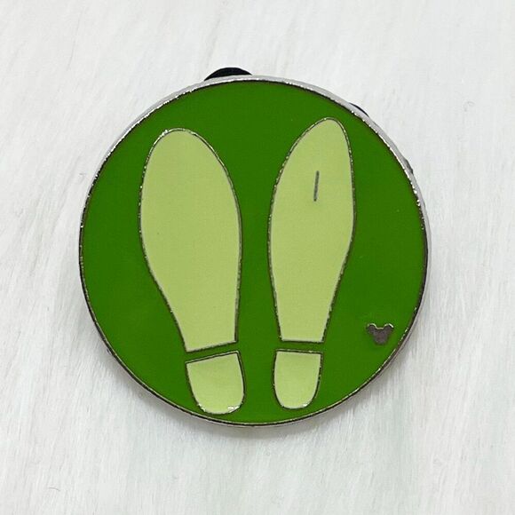 🔮 5/$25 Disney Goofy Footprint‎ Pin - Picture 1 of 2